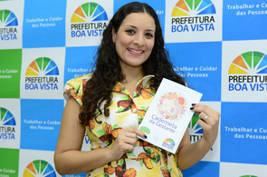 Prefeita lança caderneta de acompanhamento detalhado da gestação