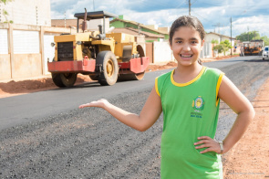 Asfalto em trecho das ruas Capricórnio, Libra e Áries, no Cidade Satélite, põe fim à lama, poeira e buracos