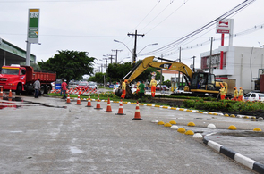 Smtran inicia retirada de rotatória em cruzamento no bairro São Francisco