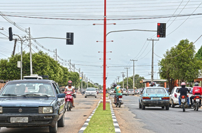    Semáforo na avenida Carlos Pereira de Melo já começou a funcionar
