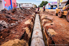 Obra de drenagem na rua Francisco Custódio de Andrade vai solucionar os problemas causados pela chuva