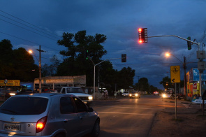 Nova Cidade - Prefeitura implanta novo semáforo para melhorar o trânsito na Zona Oeste de Boa Vista