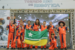 Alunos do CCTI seguem para o segundo dia de competição no Torneio de Robótica em Manaus