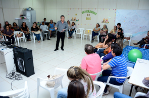 Parto humanizado é tema de capacitação para servidores do Família que Acolhe