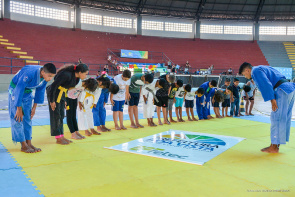 Mais de mil alunos retornam às atividades na Escolinha de Esportes da Vila Olímpica