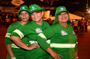 Prefeitura reforça serviços de limpeza nas noites de carnaval