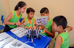 Alunos da Escola Ioládio participam de seletiva que vai escolher equipe representante para o Torneio Municipal de Robótica