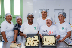 Merendeiras de escolas municipais desenvolvem novo cardápio para ano letivo 2020 