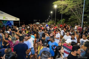 Música boa e pôr do sol - Samba Orla reúne quase cinco mil pessoas à beira do Rio Branco