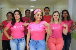 Outubro Rosa - Profissionais de saúde do  Hospital da Criança aderem à campanha