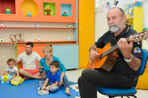 Primeira Infância:  Mães atendidas pelo Família Que Acolhe aprendem técnicas de musicalização infantil