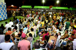 Feira do Garimpeiro: Teresa entrega barracas e inicia processo de padronização das feiras livres da capital