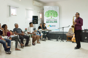 Pais participam de programação especial no Família que Acolhe