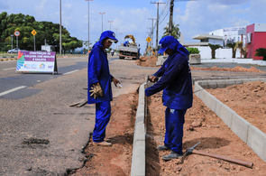 Avenida Ville Roy recebe obras de calçadas