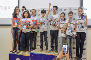 Torneio Municipal de Robótica reúne mais de 100 competidores no CCTI