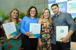 Prefeita Teresa Surita empossa concursados e reforça ensino em Boa Vista  
