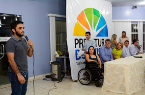 Entrega de títulos: Prefeitura garante legalidade de terras aos moradores de três bairros da capital