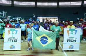 Campeonato da Terceira Idade: Volêi, lançamento de argolas e boliche animam a manhã de mais de 900 idosos