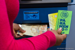 Comunicado -  Primeira parcela do 13º salário dos servidores municipais já está na conta