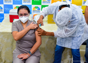 Prefeitura inicia vacinação contra a covid-19 em Boa Vista