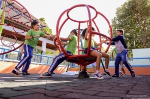 Convite -  Prefeita Teresa Surita convida para coletiva de imprensa para abertura oficial dos playgrounds dentro das unidades de ensino e entrega de kits escolares