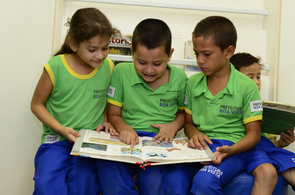 Semana do livro: BiblioSesc é atração de todas as segundas-feiras na Escola Municipal Ana Sandra