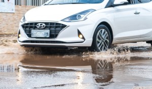 TRÂNSITO -  Motoristas devem redobrar atenção ao dirigir em tempos de chuvas