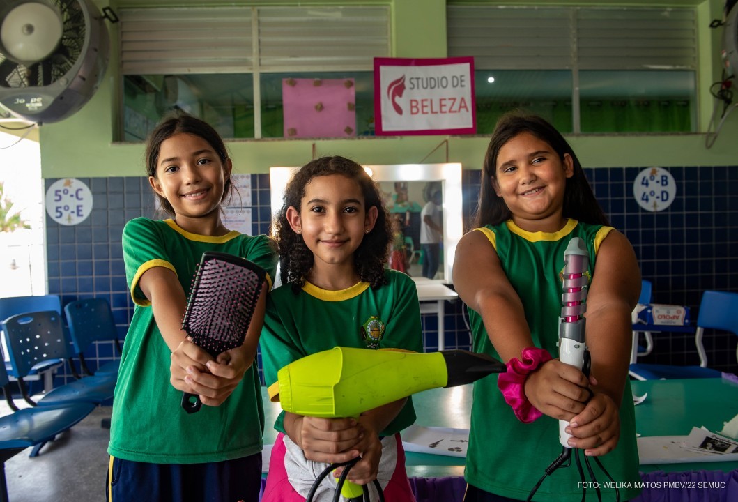 Feira escolar incentiva alunos ao empreendedorismo e à educação financeira