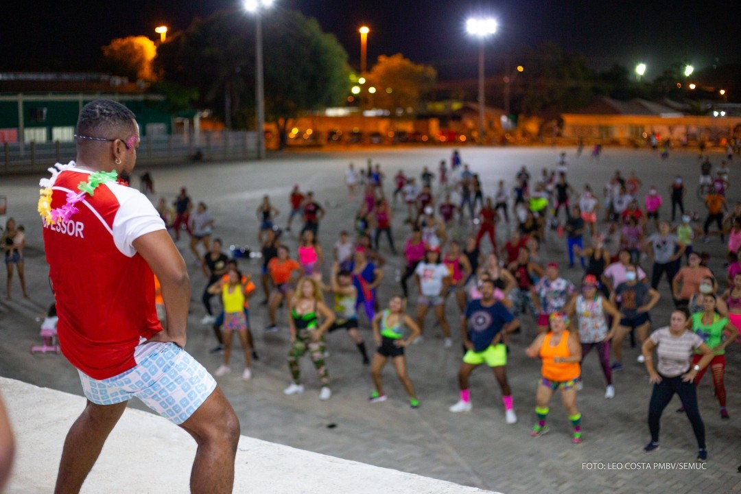 ACADEMIA ABERTA - “Aulão de Carnaval” é marcado por muita animação no Parque Germano Augusto Sampaio