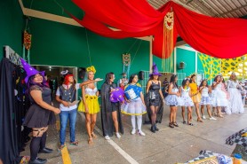 CARNA CRESCER 2022 - Jovens do Projeto Crescer usam a criatividade para desenvolver fantasias para o Carnaval